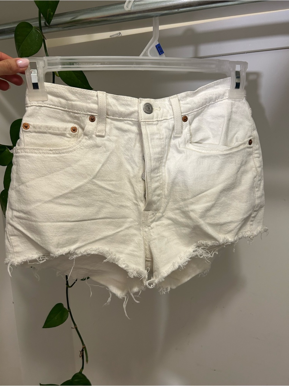 Levis White Frayed Denim Women’s Shorts